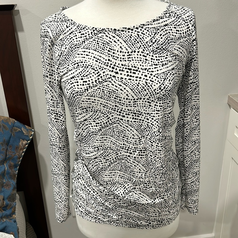 Pea in a Pod black and white maternity shirt, size medium